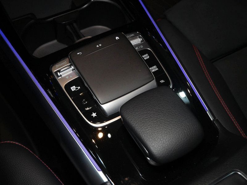 Mercedes-Benz GLB 250 4M AMG PREMIUM KAMERA SPUR PDC SHZ foto 18