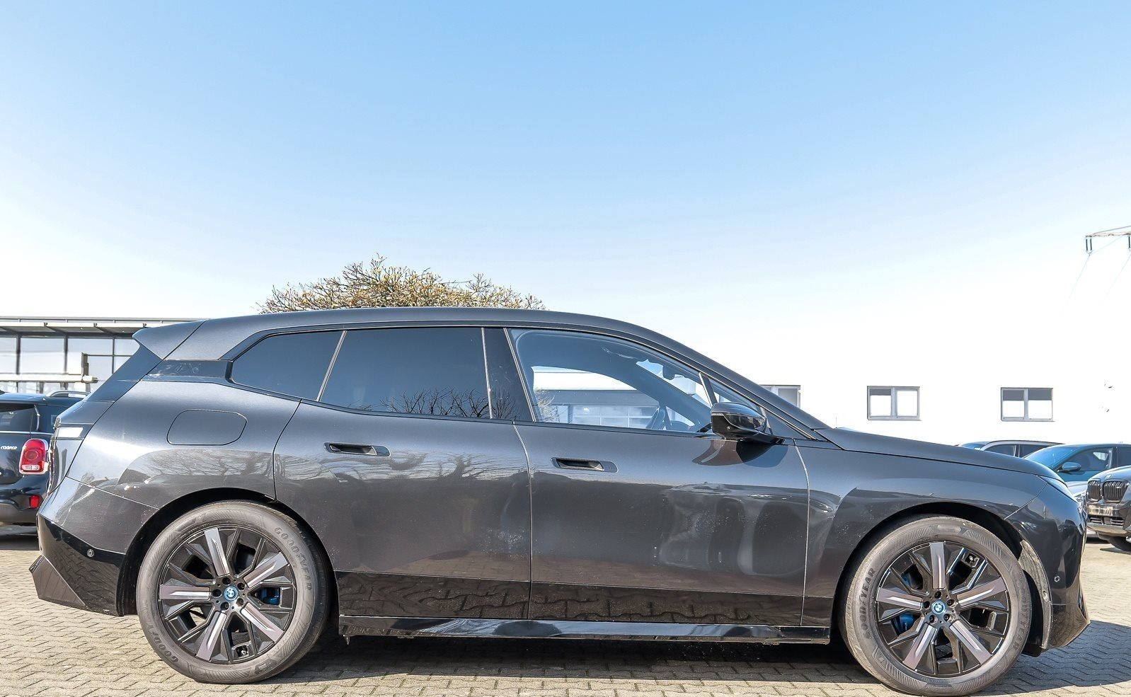 BMW iX xDrive40 Sportpaket HuD+Laser+Skylounge+AHK+H foto 11
