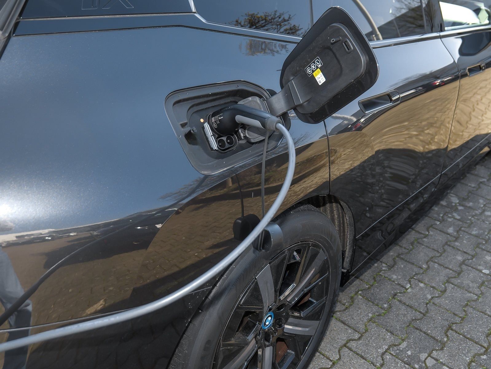 BMW iX xDrive40 Sportpaket HuD+Laser+Skylounge+AHK+H foto 23