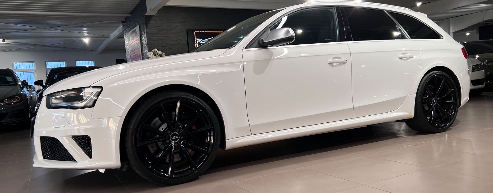 Audi RS4 4.2 V8 FSI S tronic quattro Avant NAVI TEMPO foto 13