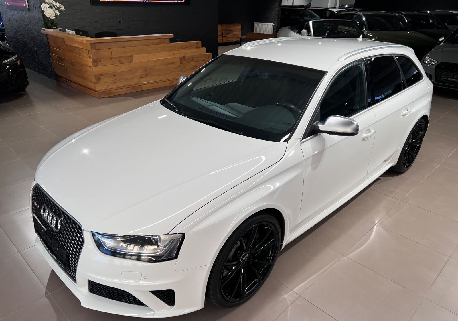 Audi RS4 4.2 V8 FSI S tronic quattro Avant NAVI TEMPO foto 16