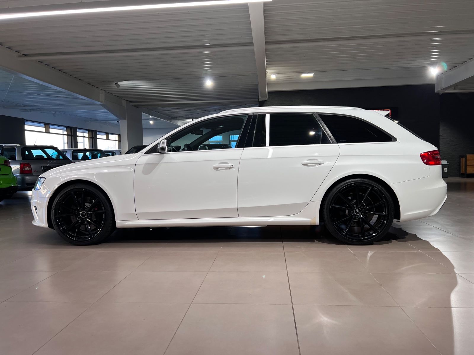 Audi RS4 4.2 V8 FSI S tronic quattro Avant NAVI TEMPO foto 4