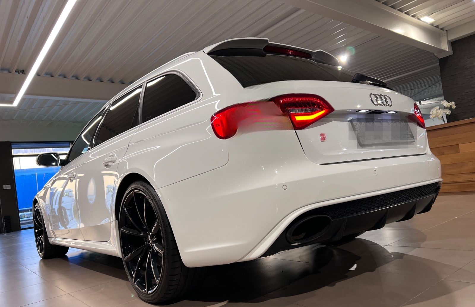 Audi RS4 4.2 V8 FSI S tronic quattro Avant NAVI TEMPO foto 6