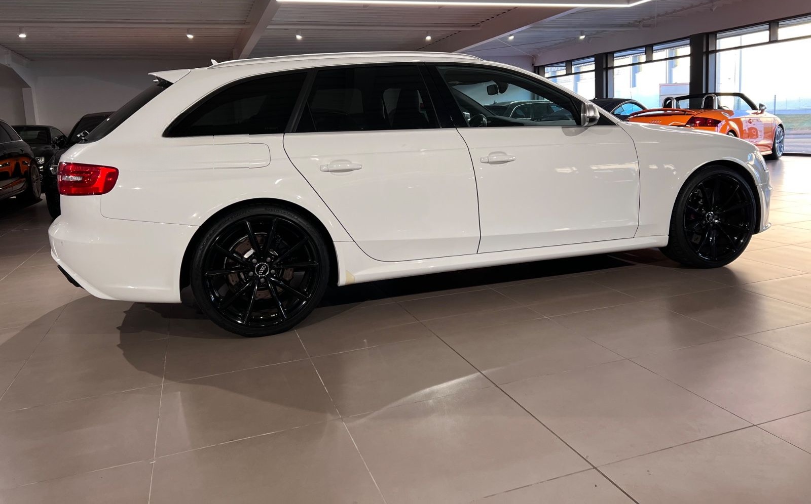 Audi RS4 4.2 V8 FSI S tronic quattro Avant NAVI TEMPO foto 9