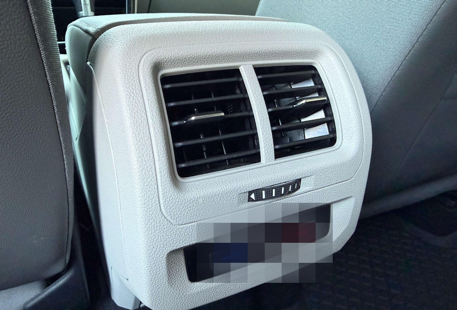Volkswagen Touran Highline *R-LINE* LED NAVI PDC SITZHZG AL foto 15