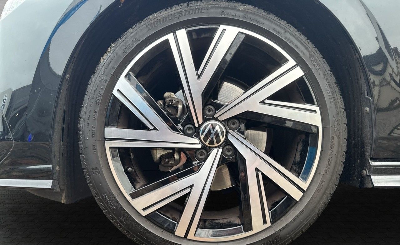 Volkswagen Golf VIII 2.0 TDI R-Line Automatik Navi+Matrix-L foto 7