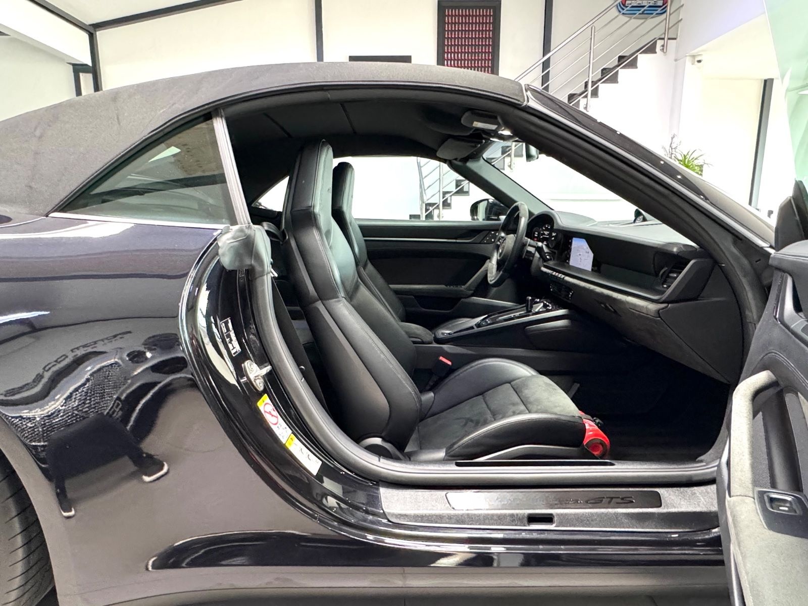 Porsche 911-992 CARRERA GTS CABRIO LIFT ACC 360° BOSE 21 foto 16