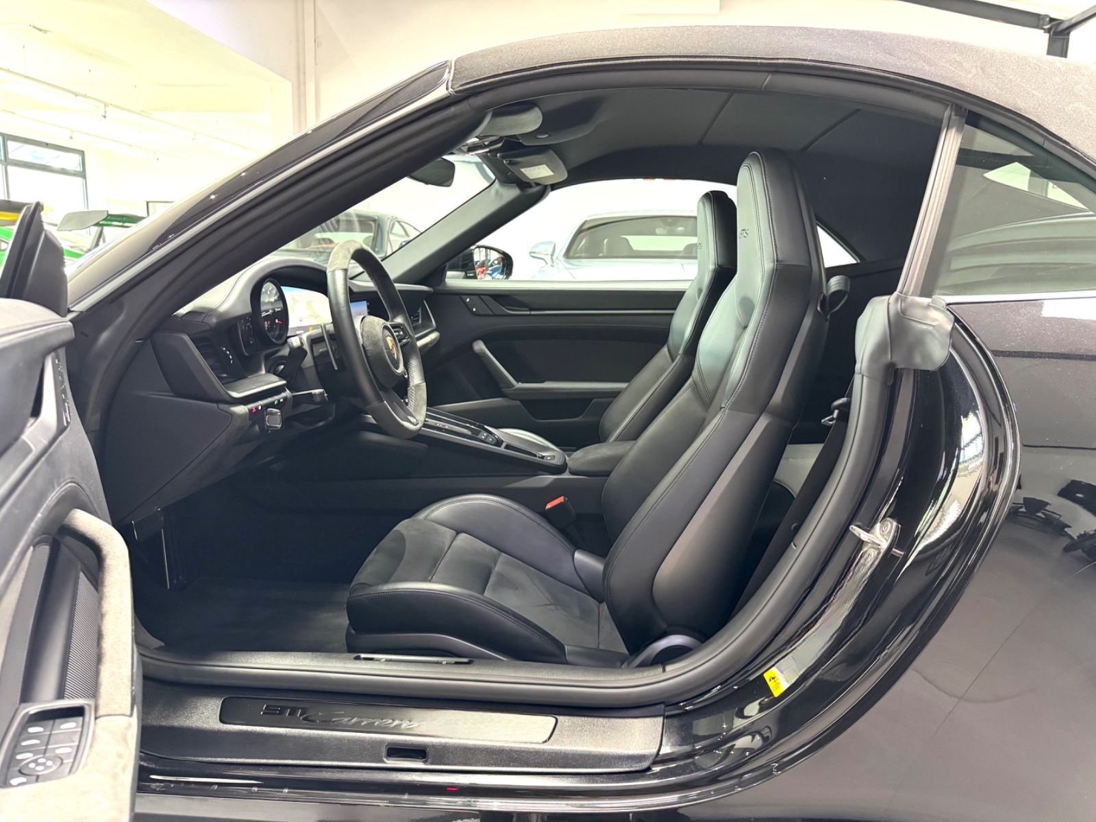 Porsche 911-992 CARRERA GTS CABRIO LIFT ACC 360° BOSE 21 foto 18