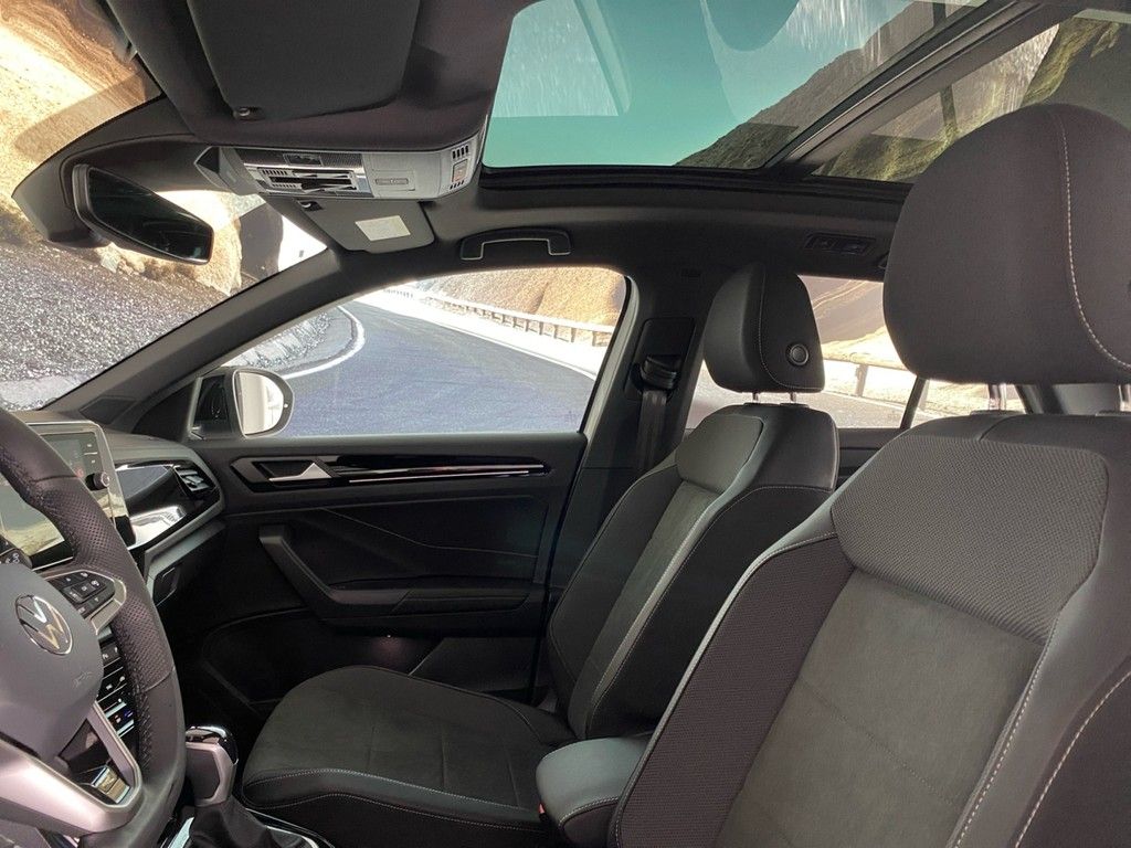 Volkswagen T-Roc 2.0 TSI DSG 4M R-Line AHK+PANO+MATRIX+NAIV foto 19