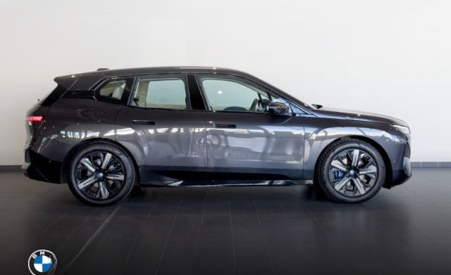BMW iX xDrive40 H&K+SHZ+AHK+360 Kamera+Temp SOH 100% foto 2