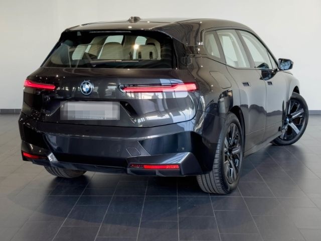 BMW iX xDrive40 H&K+SHZ+AHK+360 Kamera+Temp SOH 100% foto 3