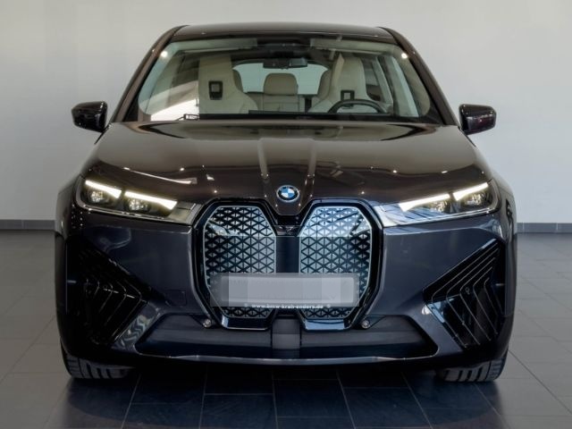 BMW iX xDrive40 H&K+SHZ+AHK+360 Kamera+Temp SOH 100% foto 4