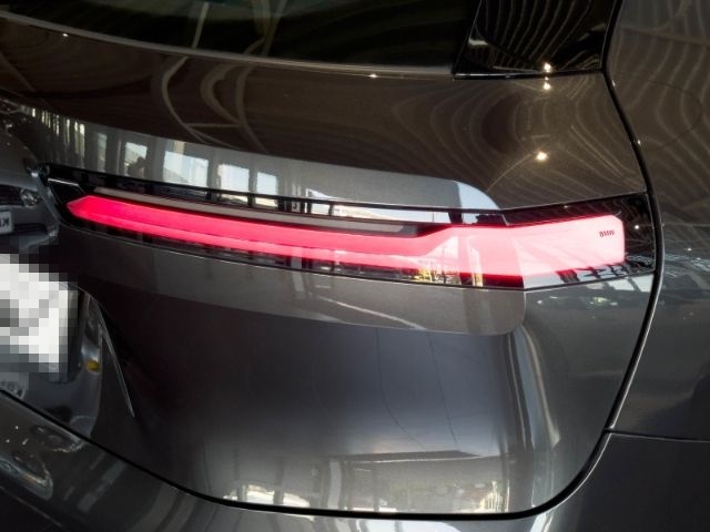 BMW iX xDrive40 H&K+SHZ+AHK+360 Kamera+Temp SOH 100% foto 7