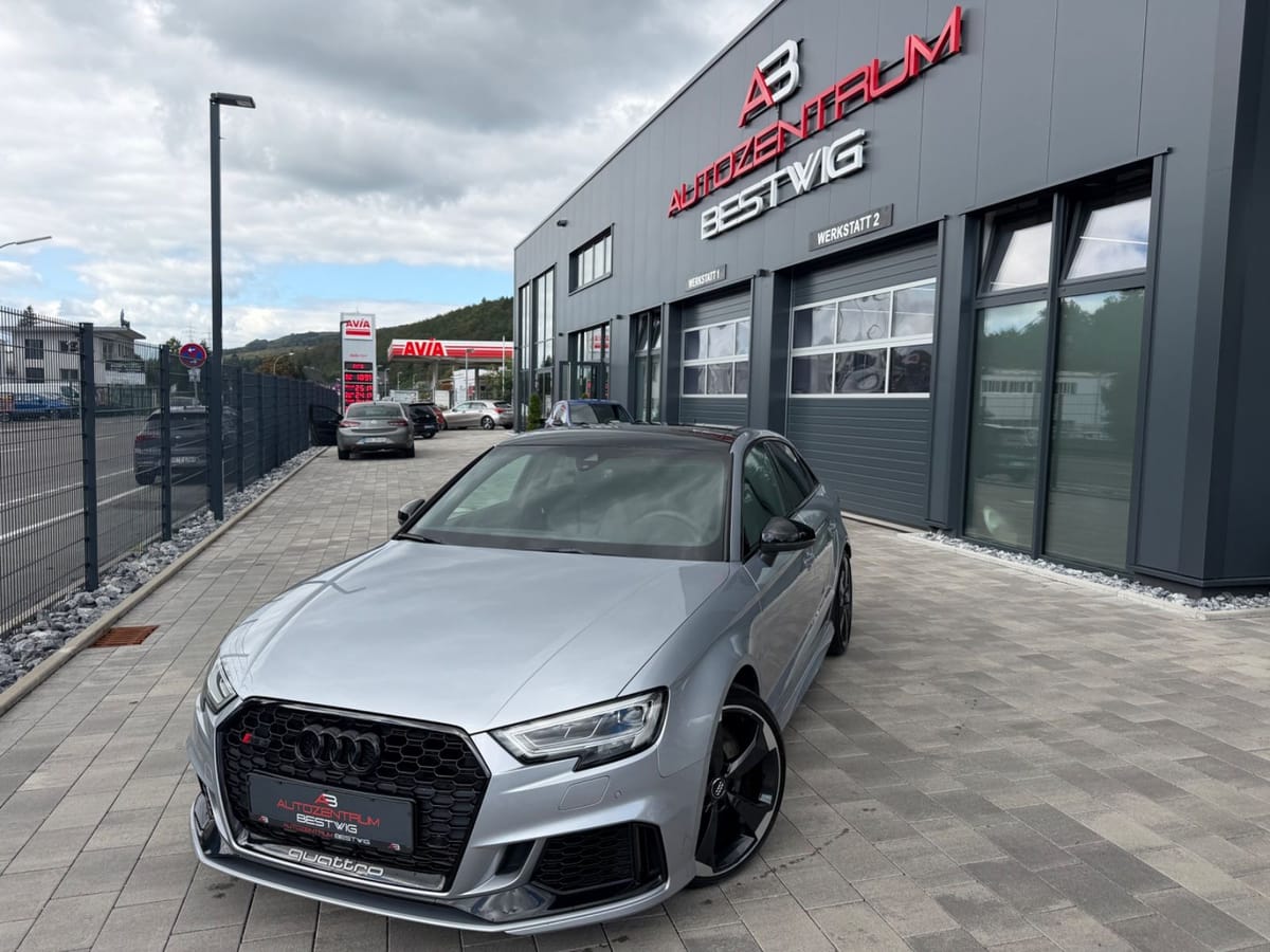 Audi RS3 Limousine Quattro CARBON PANO B&O VOLLOPTION