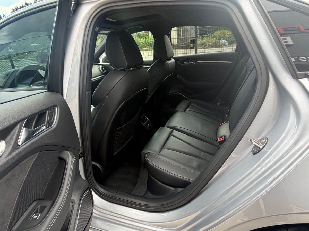Audi RS3 Limousine Quattro CARBON PANO B&O VOLLOPTION foto 15