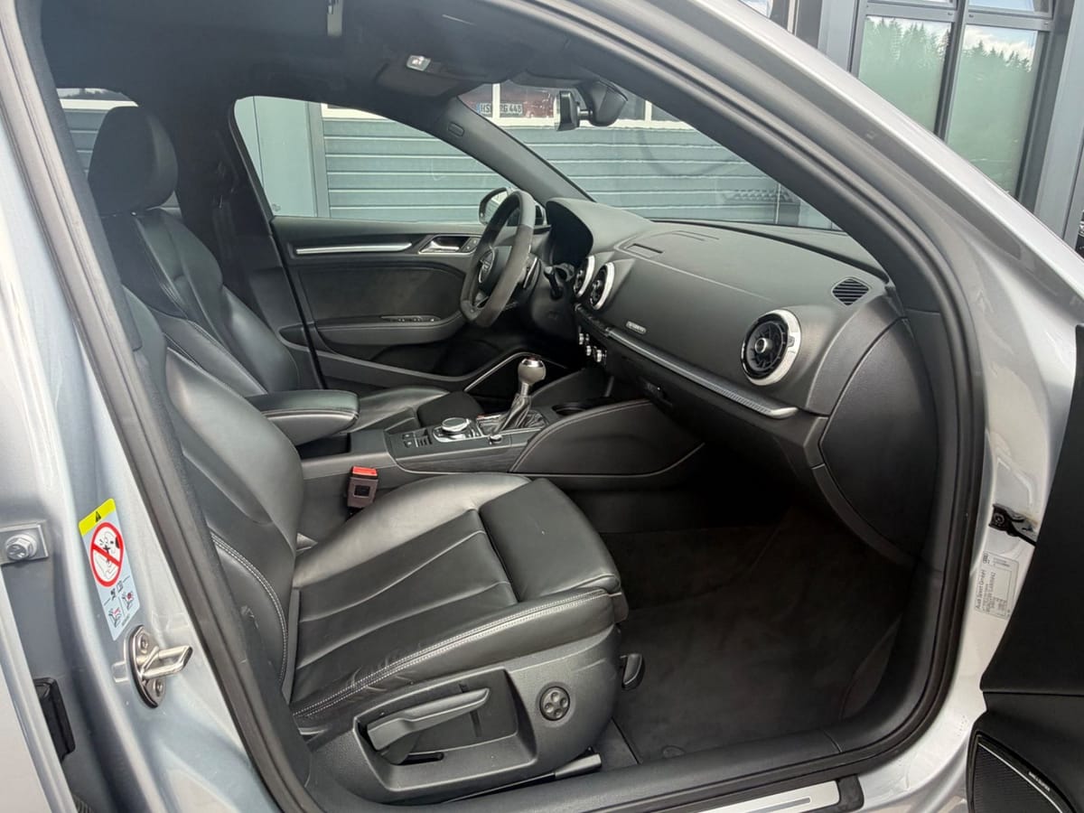 Audi RS3 Limousine Quattro CARBON PANO B&O VOLLOPTION foto 16
