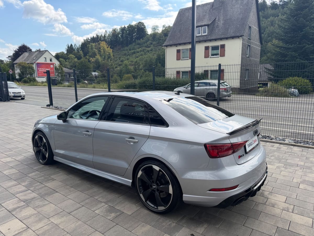 Audi RS3 Limousine Quattro CARBON PANO B&O VOLLOPTION foto 18