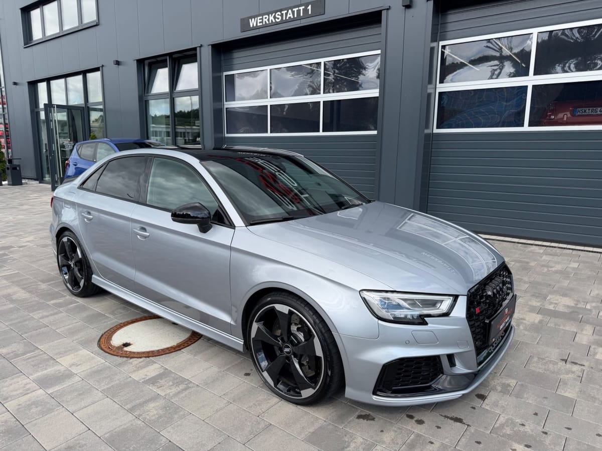 Audi RS3 Limousine Quattro CARBON PANO B&O VOLLOPTION foto 3