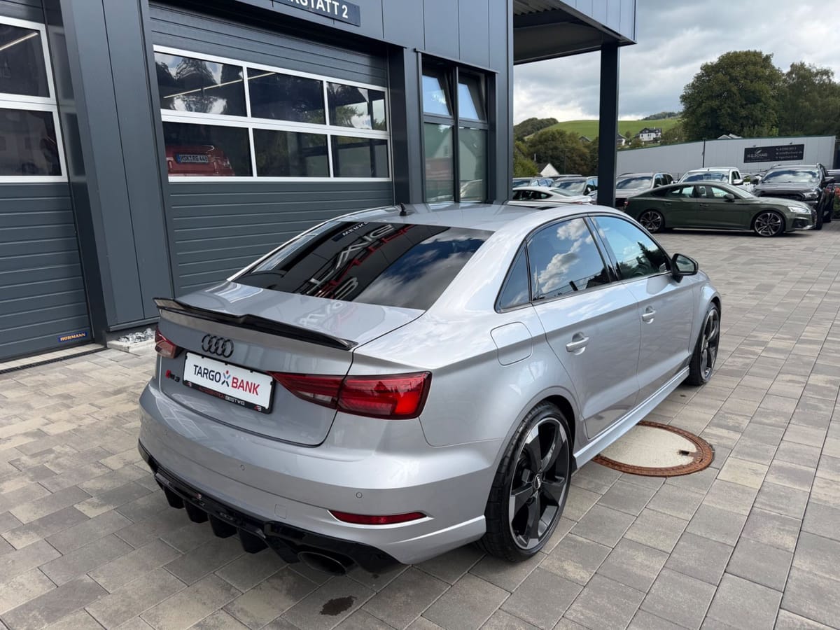 Audi RS3 Limousine Quattro CARBON PANO B&O VOLLOPTION foto 21