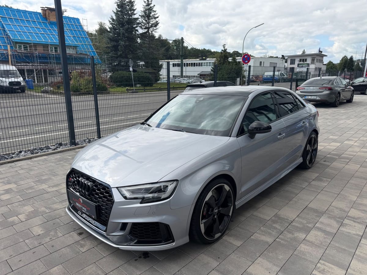 Audi RS3 Limousine Quattro CARBON PANO B&O VOLLOPTION foto 5