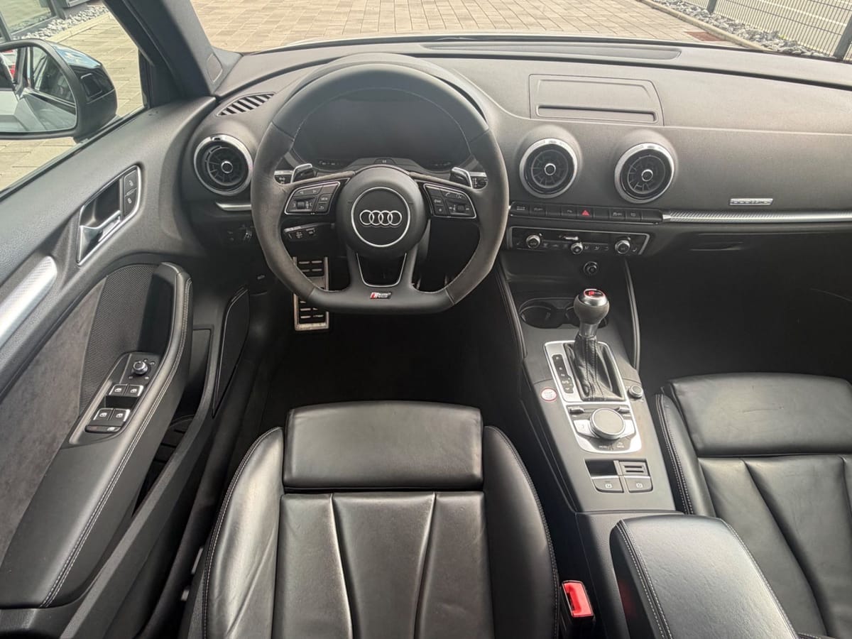 Audi RS3 Limousine Quattro CARBON PANO B&O VOLLOPTION foto 9