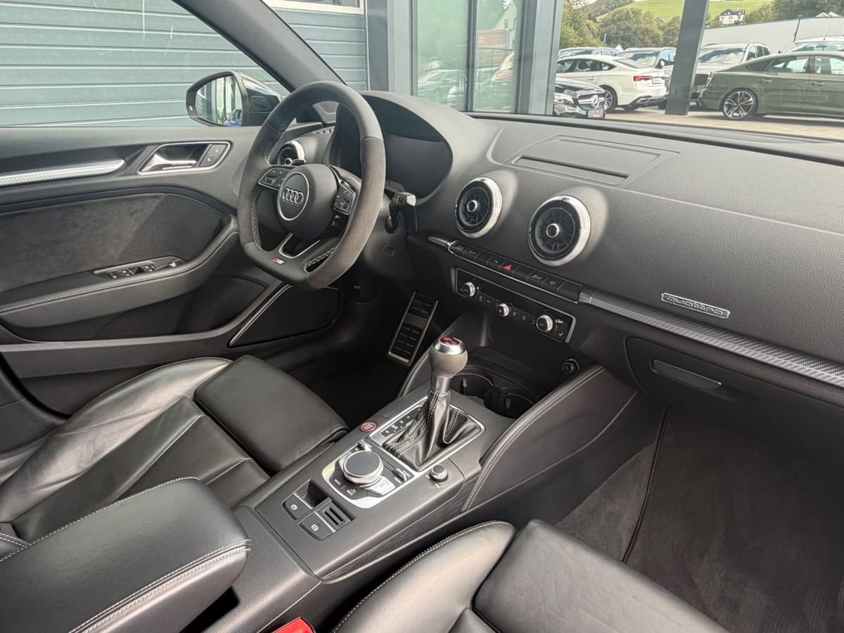 Audi RS3 Limousine Quattro CARBON PANO B&O VOLLOPTION foto 10