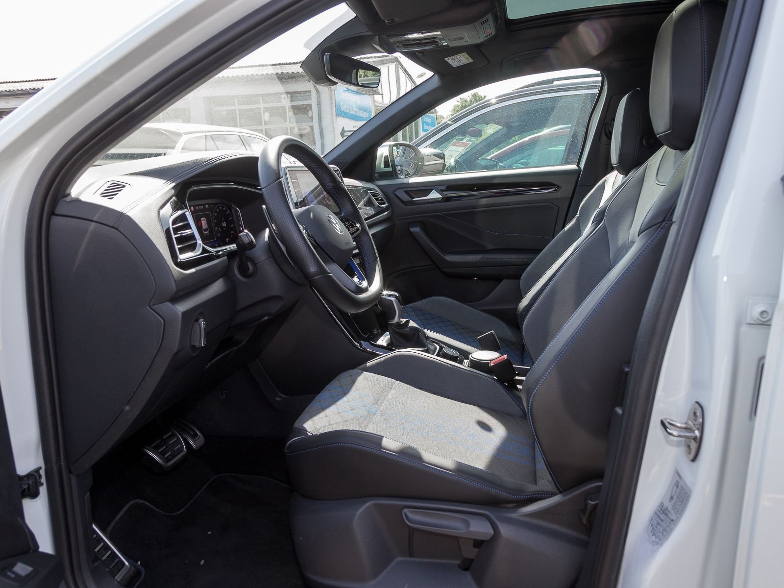 Volkswagen T-Roc R TITAN-ABGAS PANO LM19 MATRIX foto 4
