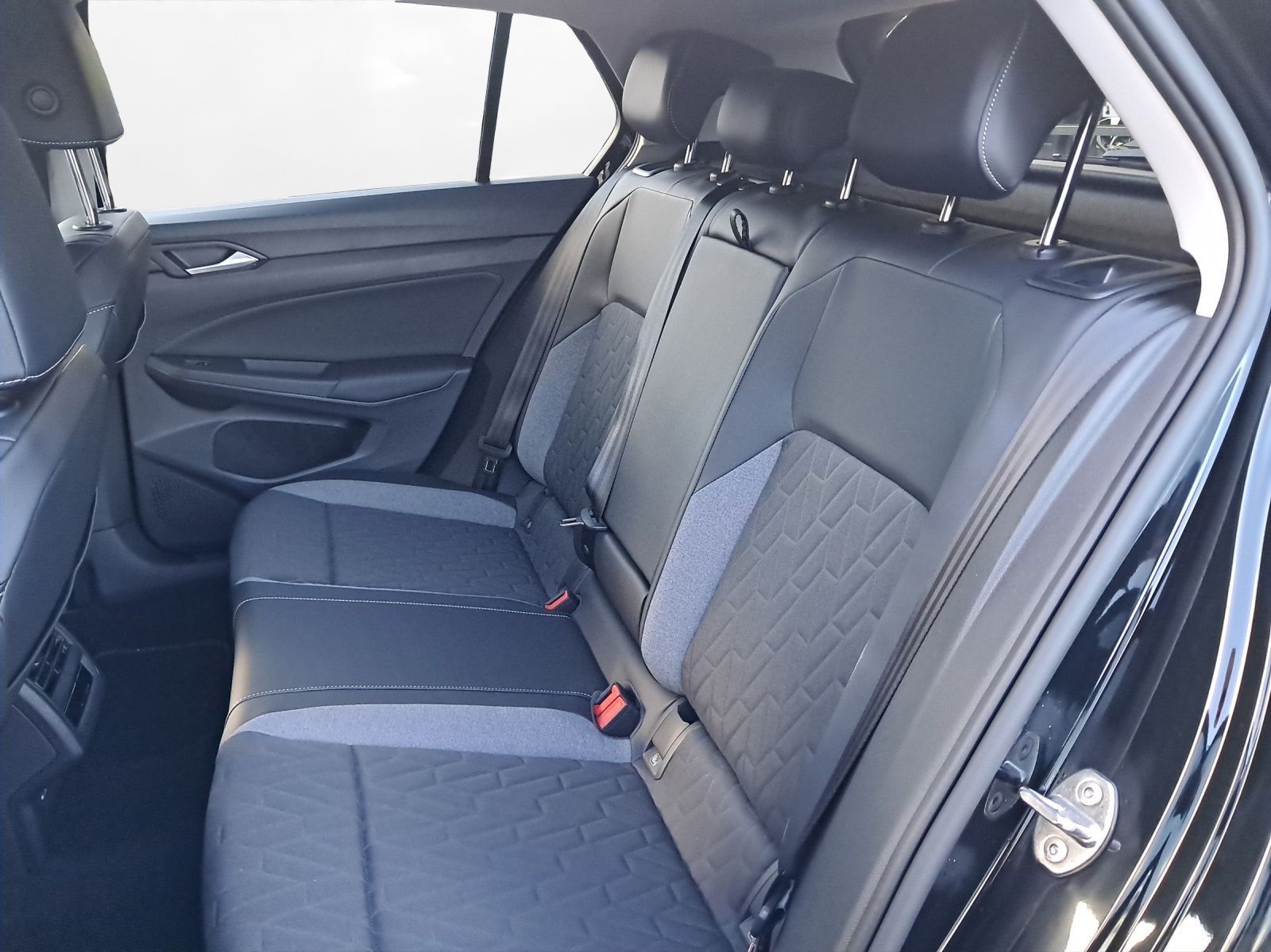 Volkswagen Golf Life "ENERGY" 2,0 TDI (150 PS) DSG | Navi foto 11