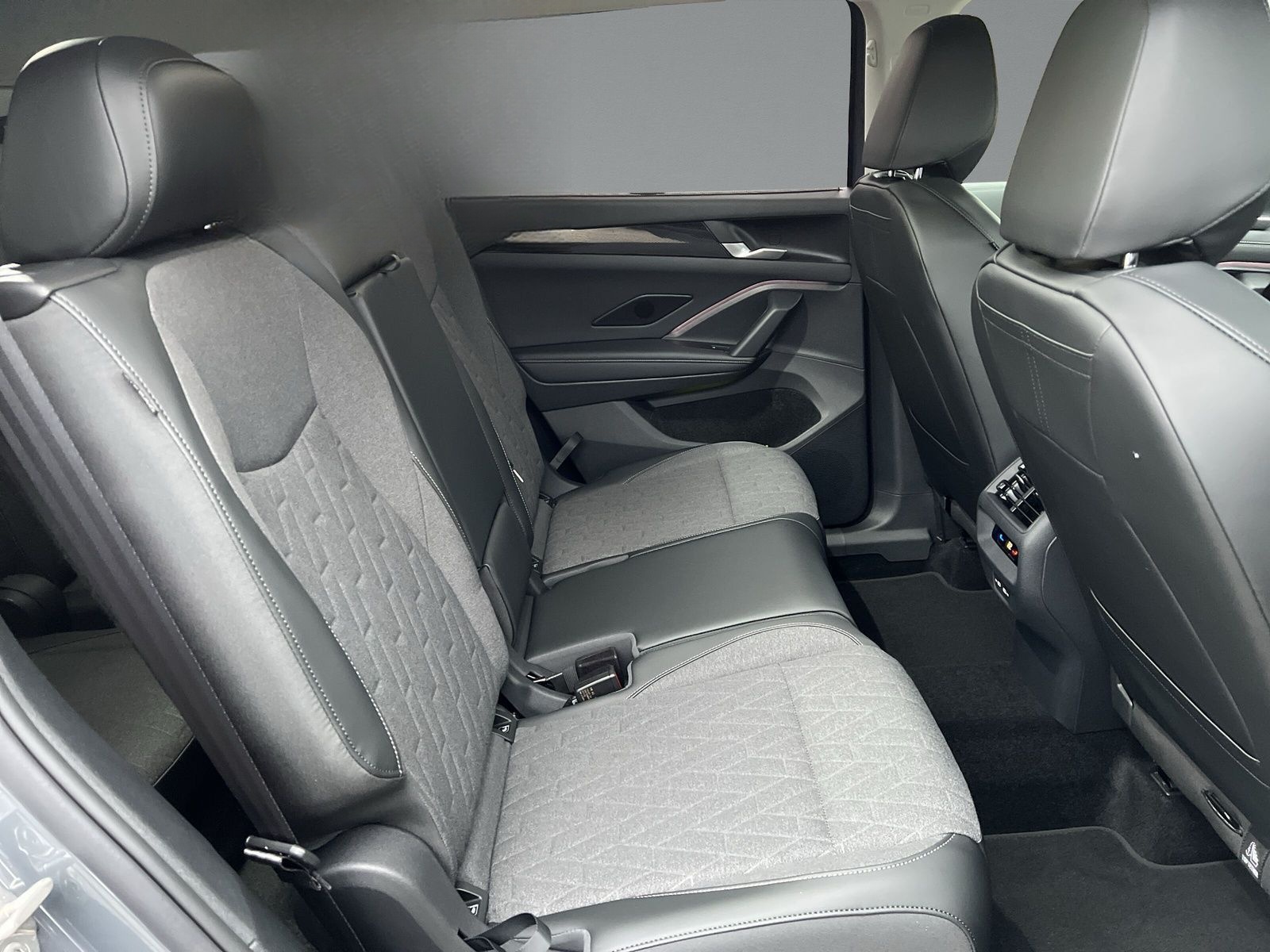 Volkswagen Tayron 1.5 eTSI Life DSG+MATRIX+NAVI+KAMERA+AHK foto 14