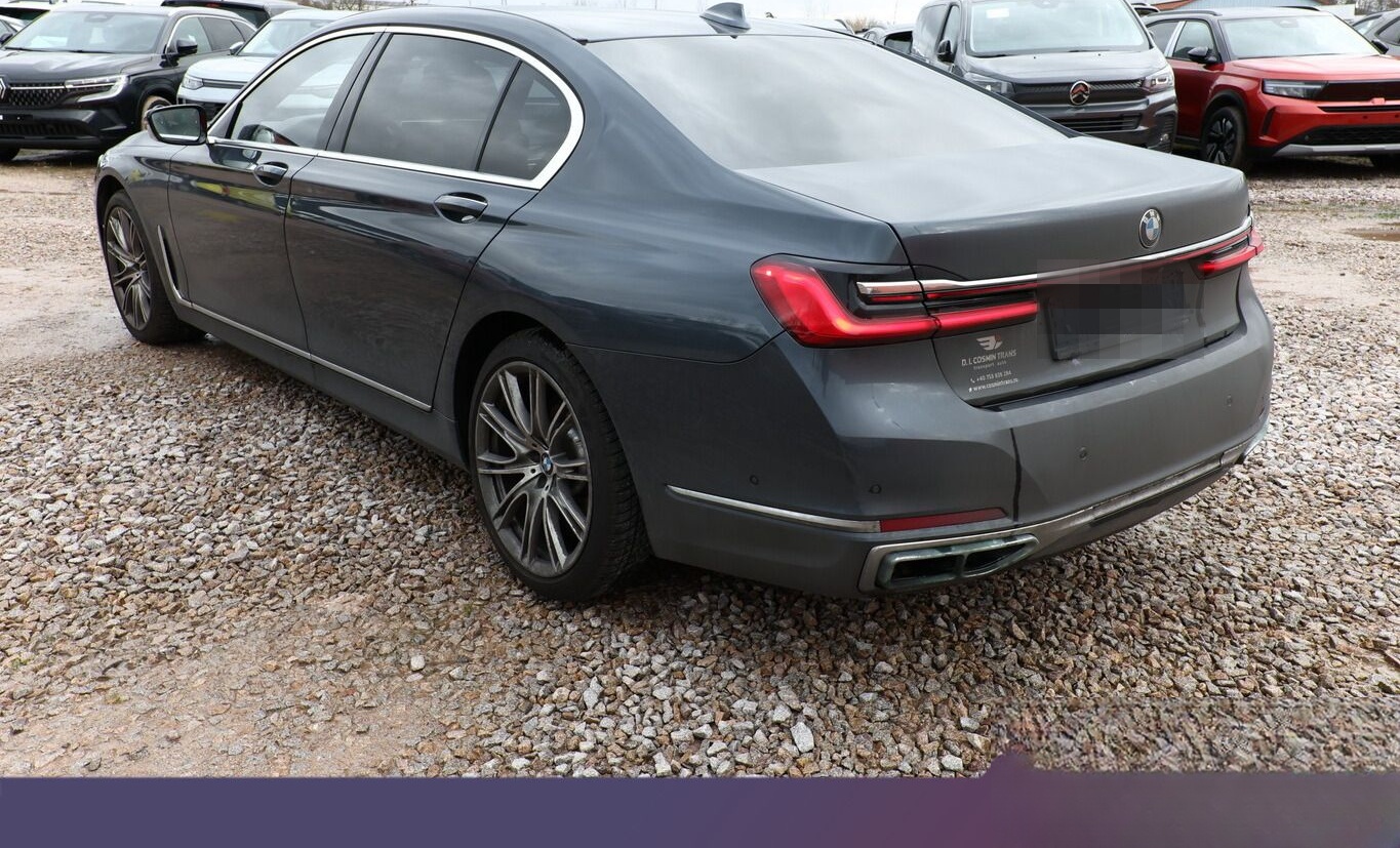 BMW 750Ld B/W InnovP FondE Pano NightV StandH SoftC foto 4