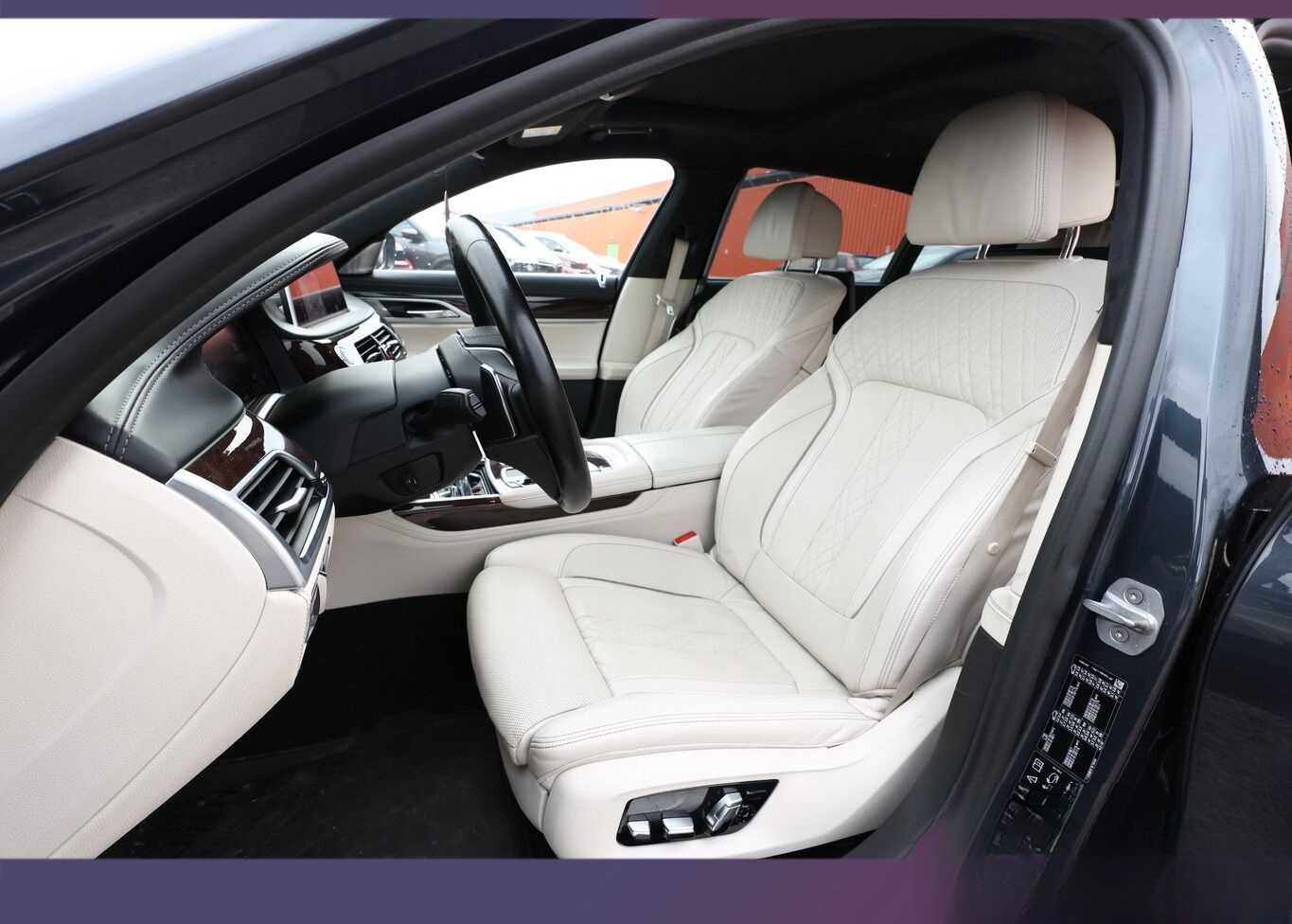 BMW 750Ld B/W InnovP FondE Pano NightV StandH SoftC foto 6