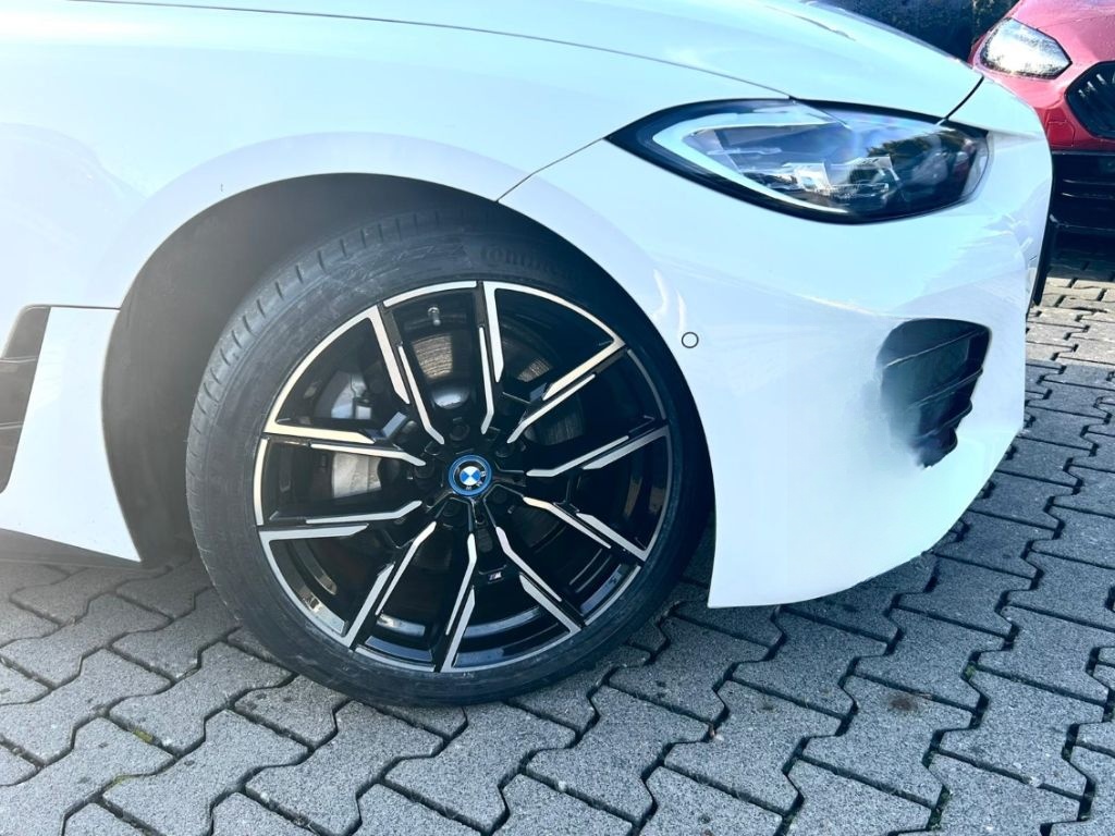 BMW i4 eDrive40 Gran Coupe M-Sport MemoSitze LED ACC foto 5