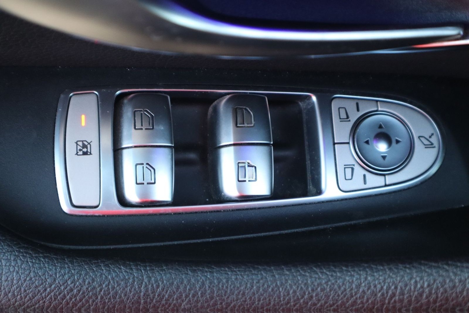 Mercedes-Benz E200 T-Modell Avantgarde LED Navi Totwinkel DAB foto 28