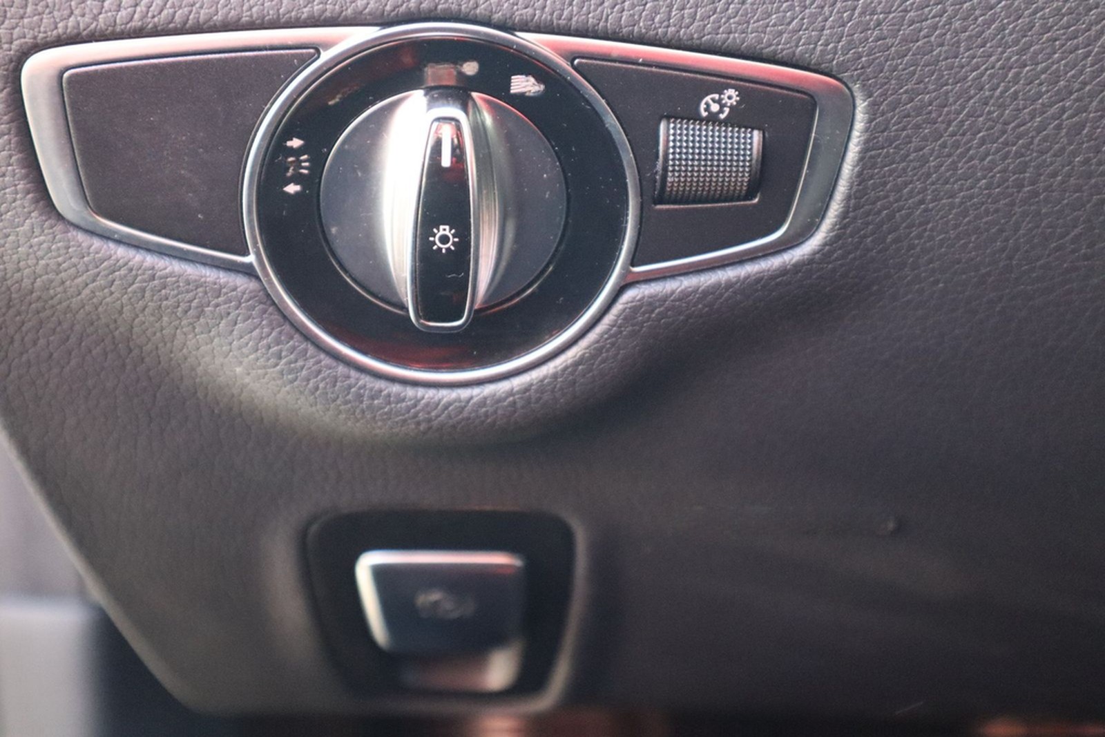 Mercedes-Benz E200 T-Modell Avantgarde LED Navi Totwinkel DAB foto 30