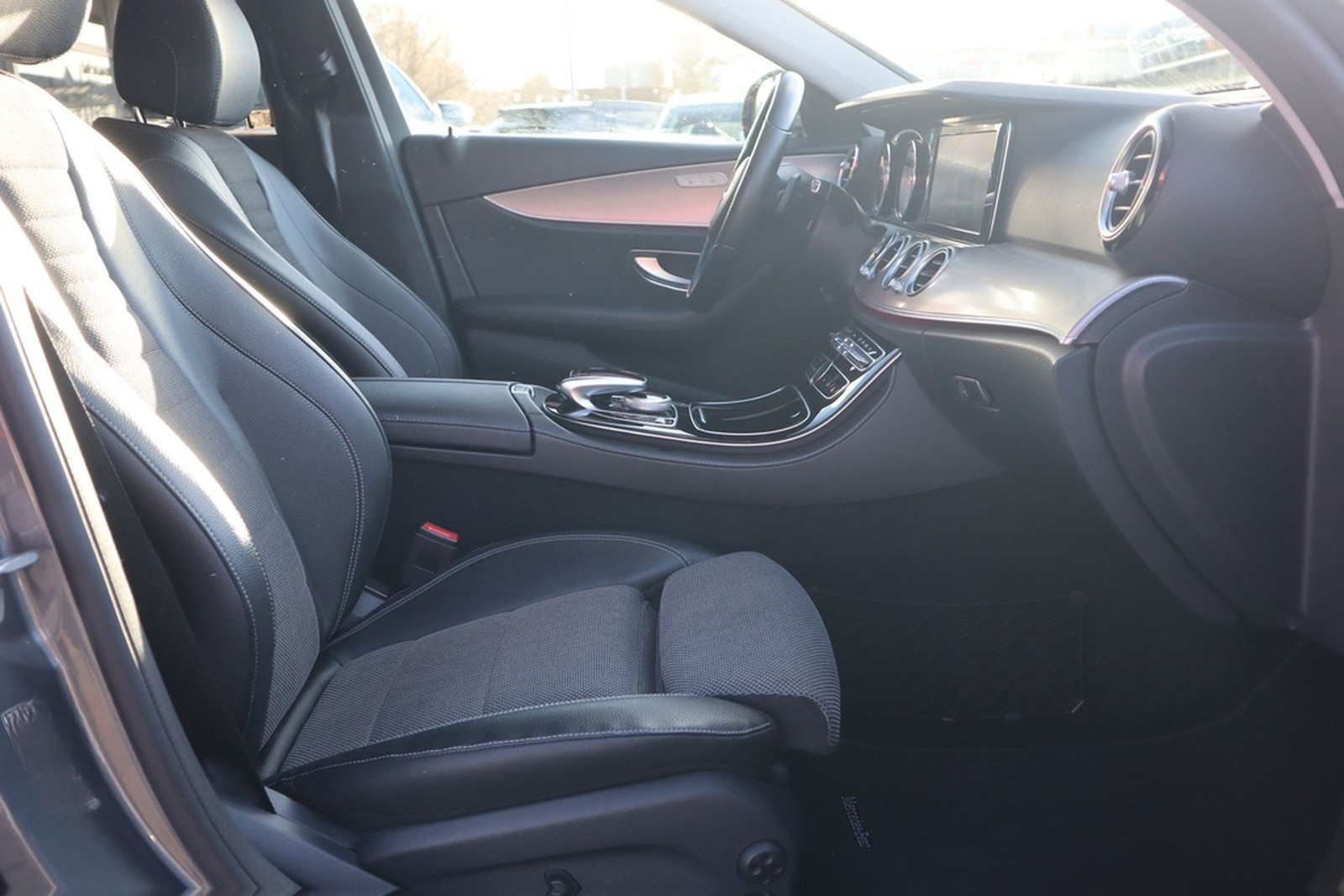 Mercedes-Benz E200 T-Modell Avantgarde LED Navi Totwinkel DAB foto 32