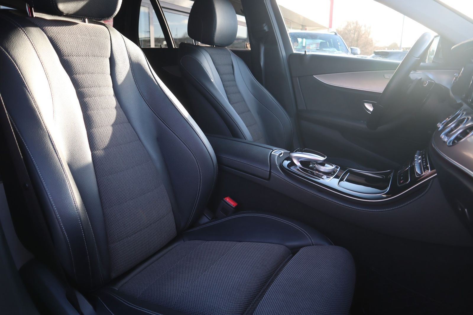 Mercedes-Benz E200 T-Modell Avantgarde LED Navi Totwinkel DAB foto 33