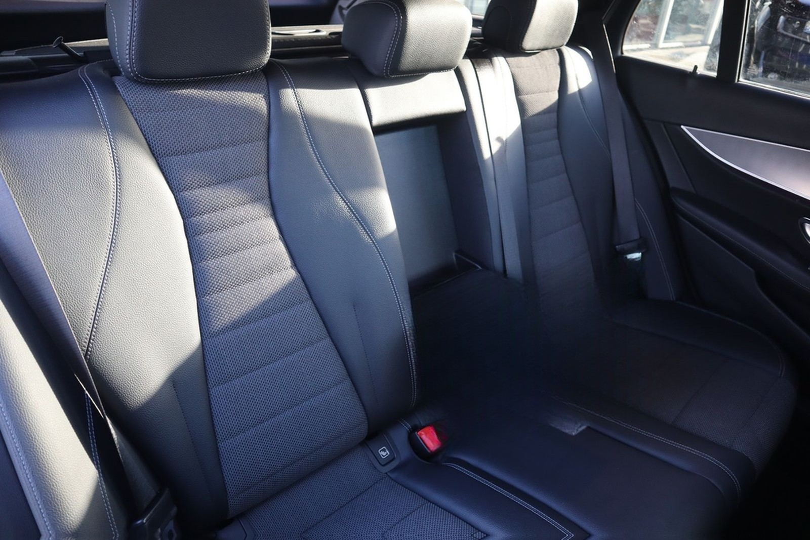 Mercedes-Benz E200 T-Modell Avantgarde LED Navi Totwinkel DAB foto 35