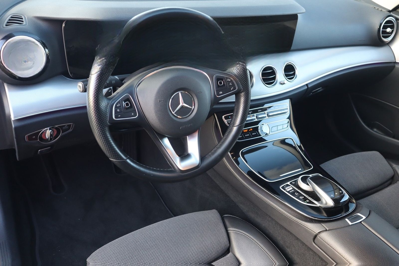 Mercedes-Benz E200 T-Modell Avantgarde LED Navi Totwinkel DAB foto 8