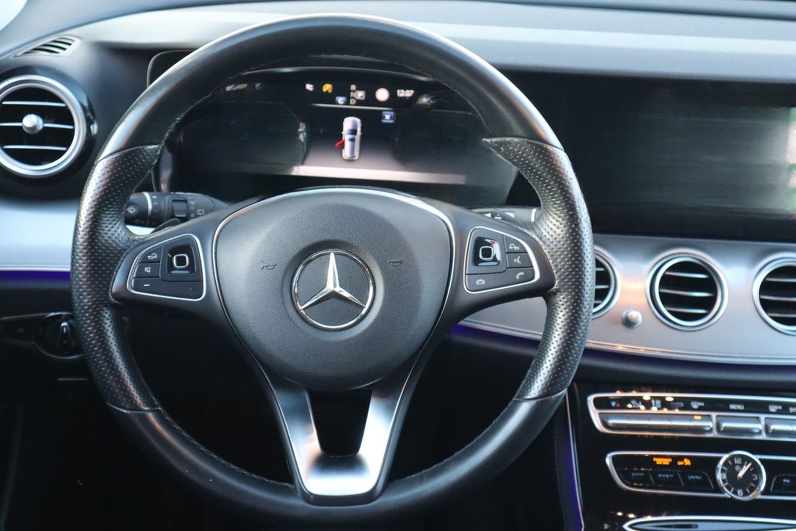 Mercedes-Benz E200 T-Modell Avantgarde LED Navi Totwinkel DAB foto 10