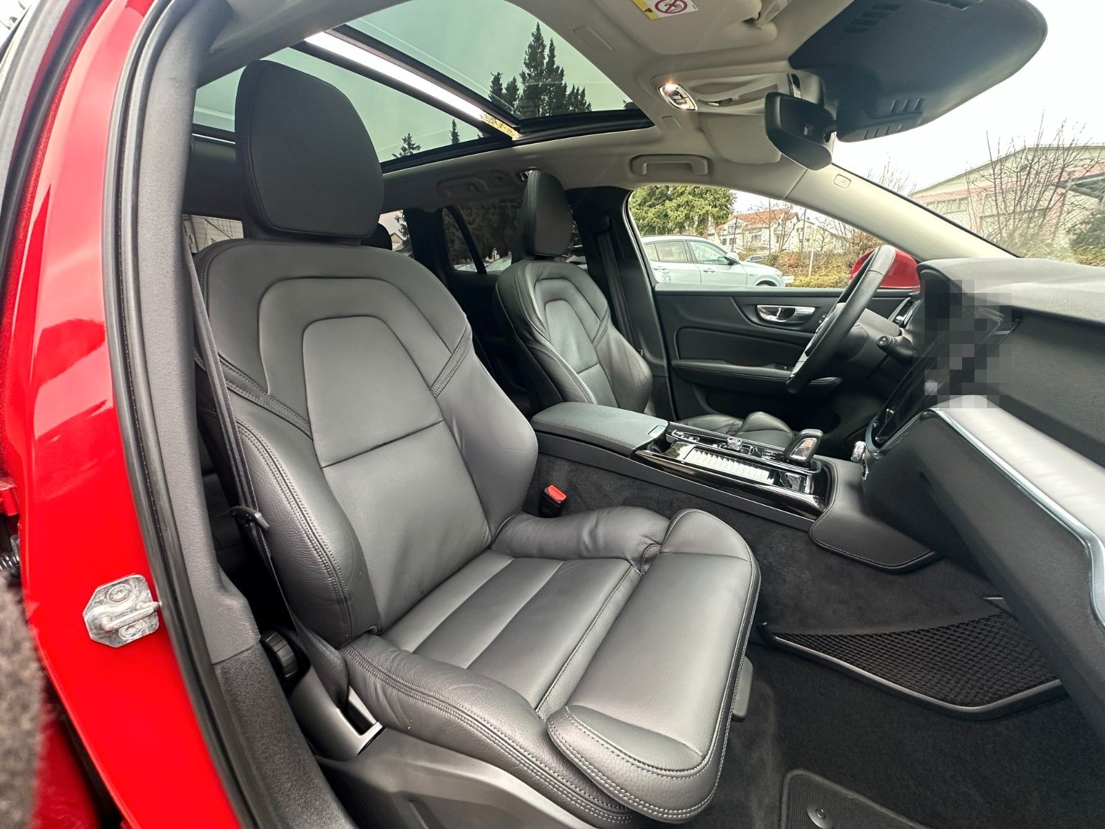 Volvo V60 Momentum Pro PHEV AWD THOR PANO 360° PilotA foto 11