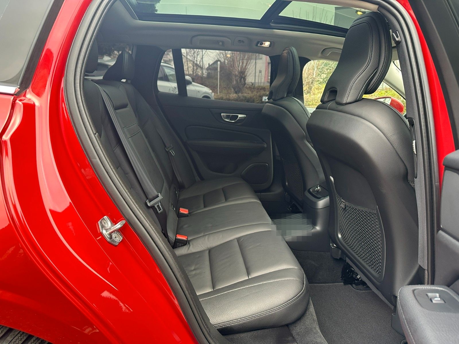 Volvo V60 Momentum Pro PHEV AWD THOR PANO 360° PilotA foto 13