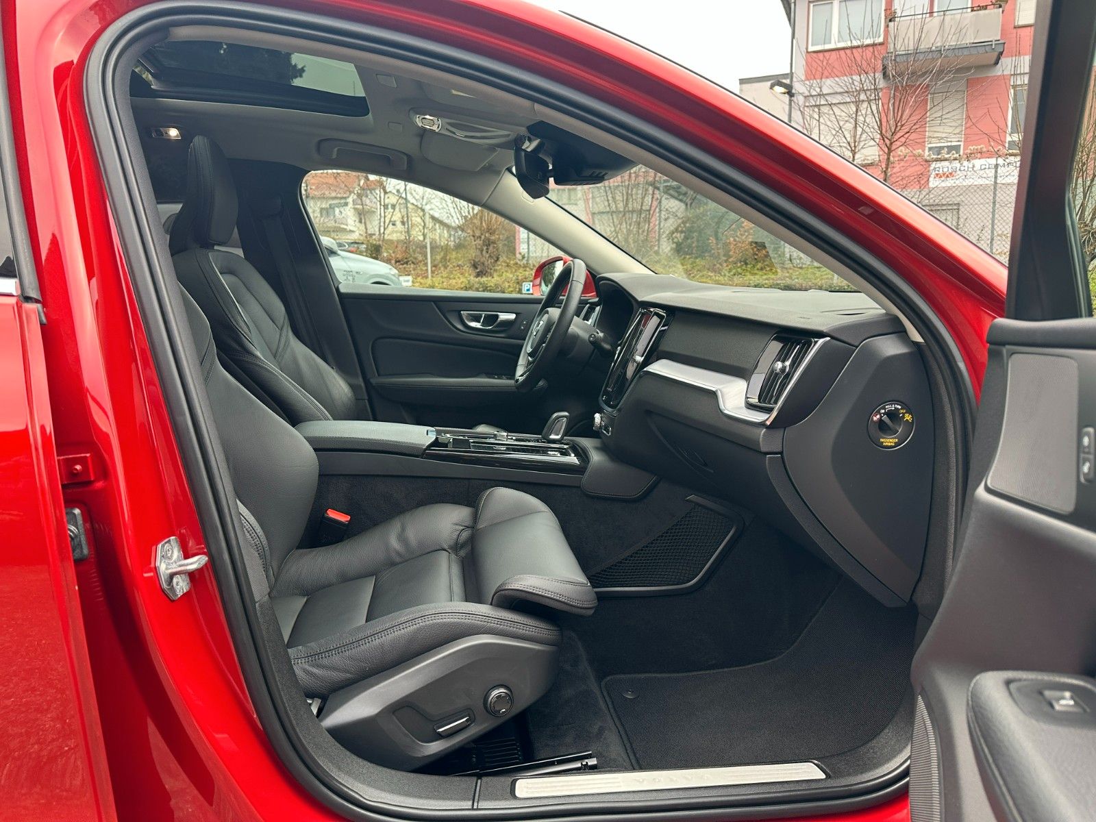 Volvo V60 Momentum Pro PHEV AWD THOR PANO 360° PilotA foto 10