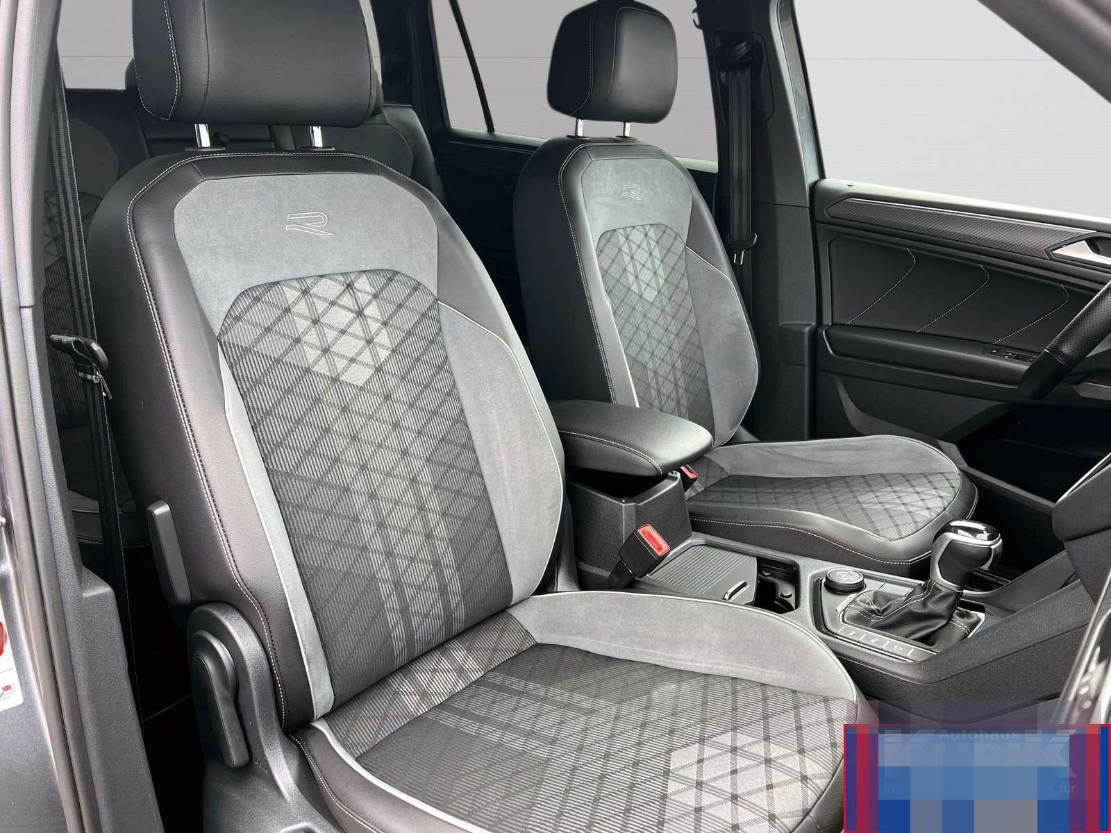 Volkswagen Tiguan Allspace 2,0 TDI R-Line Black Style 4moti foto 14