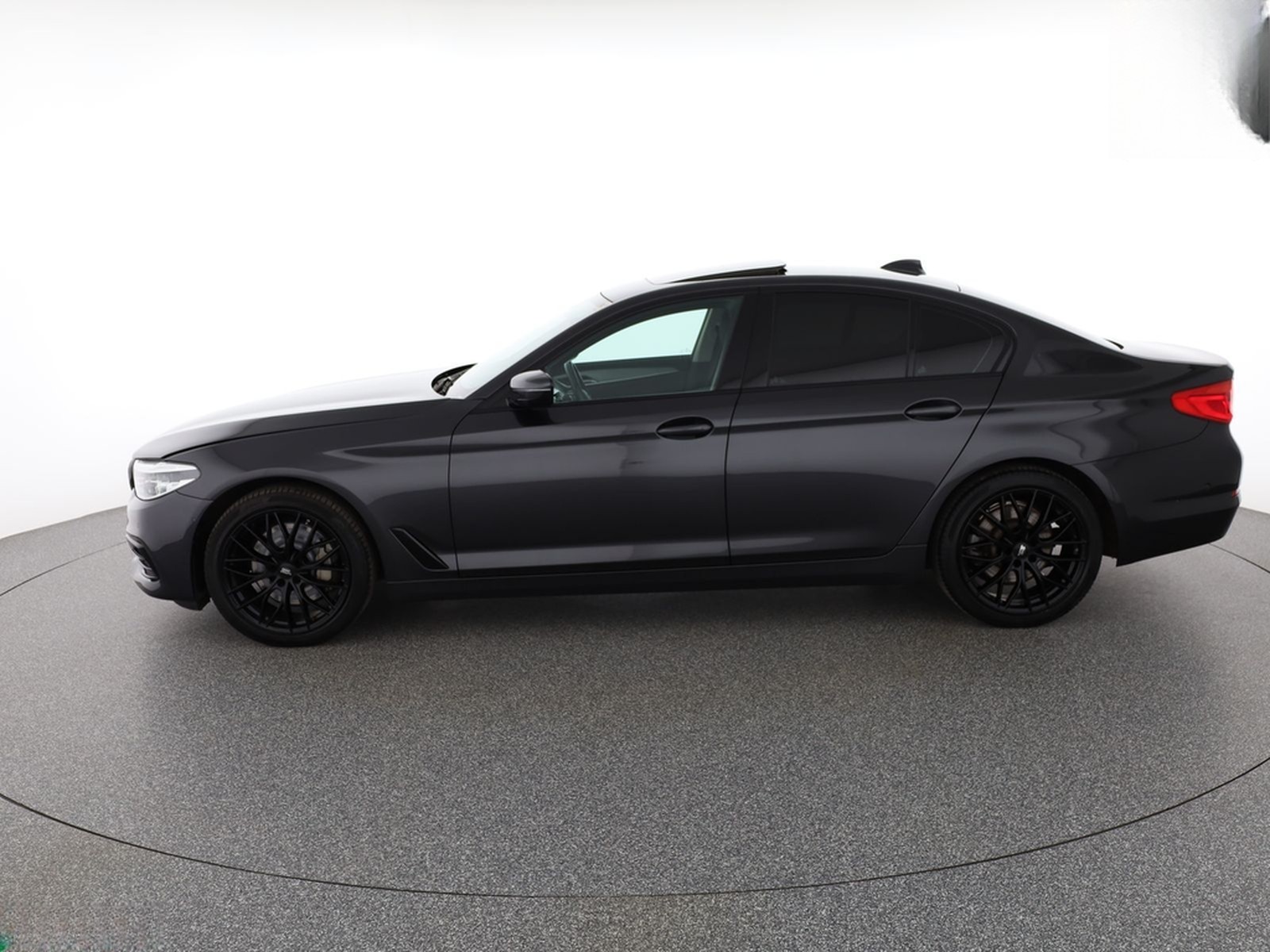 BMW 530 i xDrive SPORT LINE SHADOW KAMERA,HUD,SH,AHK foto 2