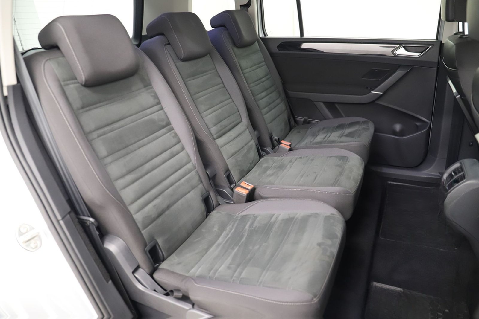 Volkswagen Touran 1.4TSI 150PS DSG Highline AHK ACC Navi foto 11