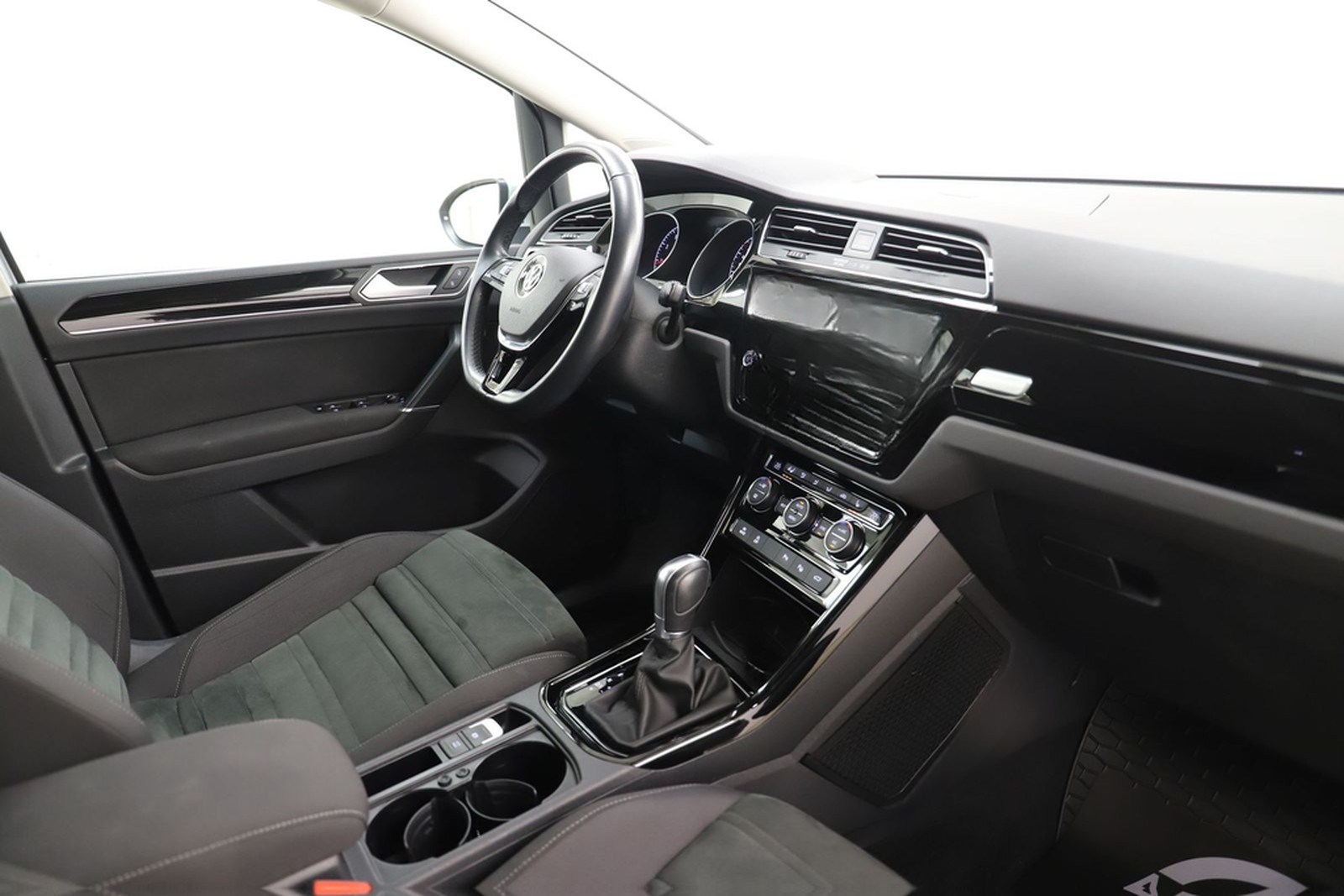Volkswagen Touran 1.4TSI 150PS DSG Highline AHK ACC Navi foto 15