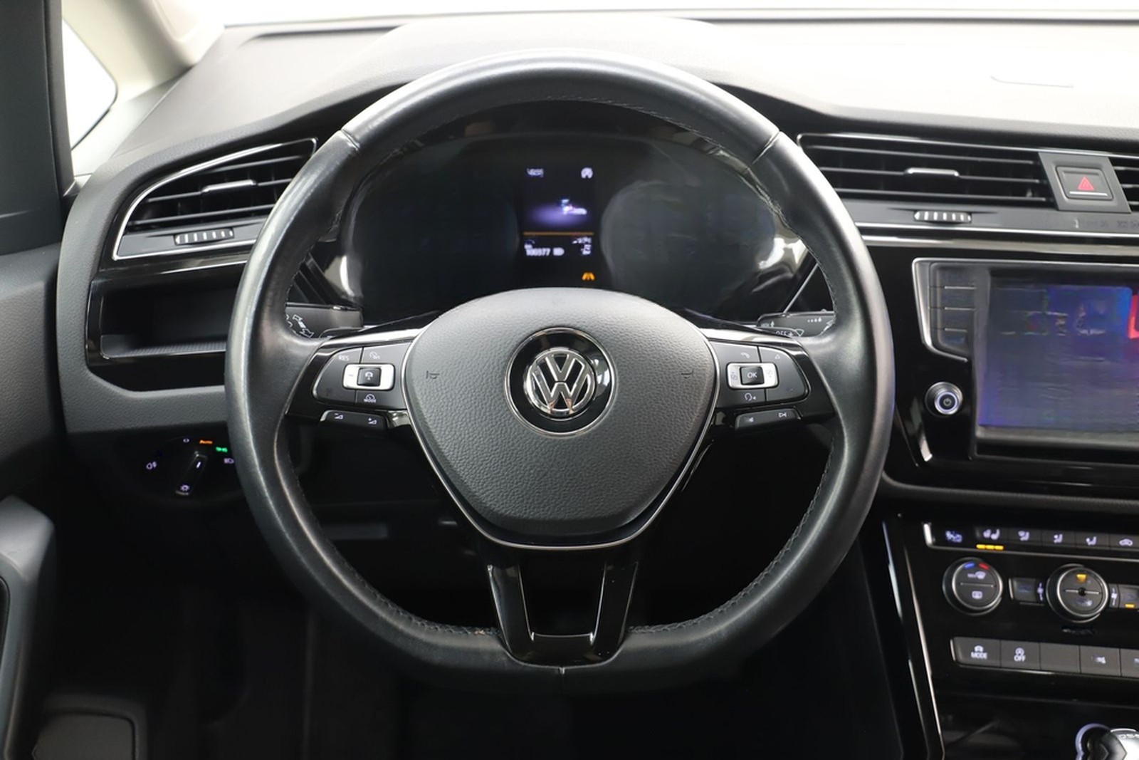 Volkswagen Touran 1.4TSI 150PS DSG Highline AHK ACC Navi foto 43