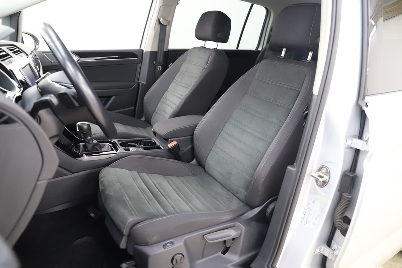Volkswagen Touran 1.4TSI 150PS DSG Highline AHK ACC Navi foto 9