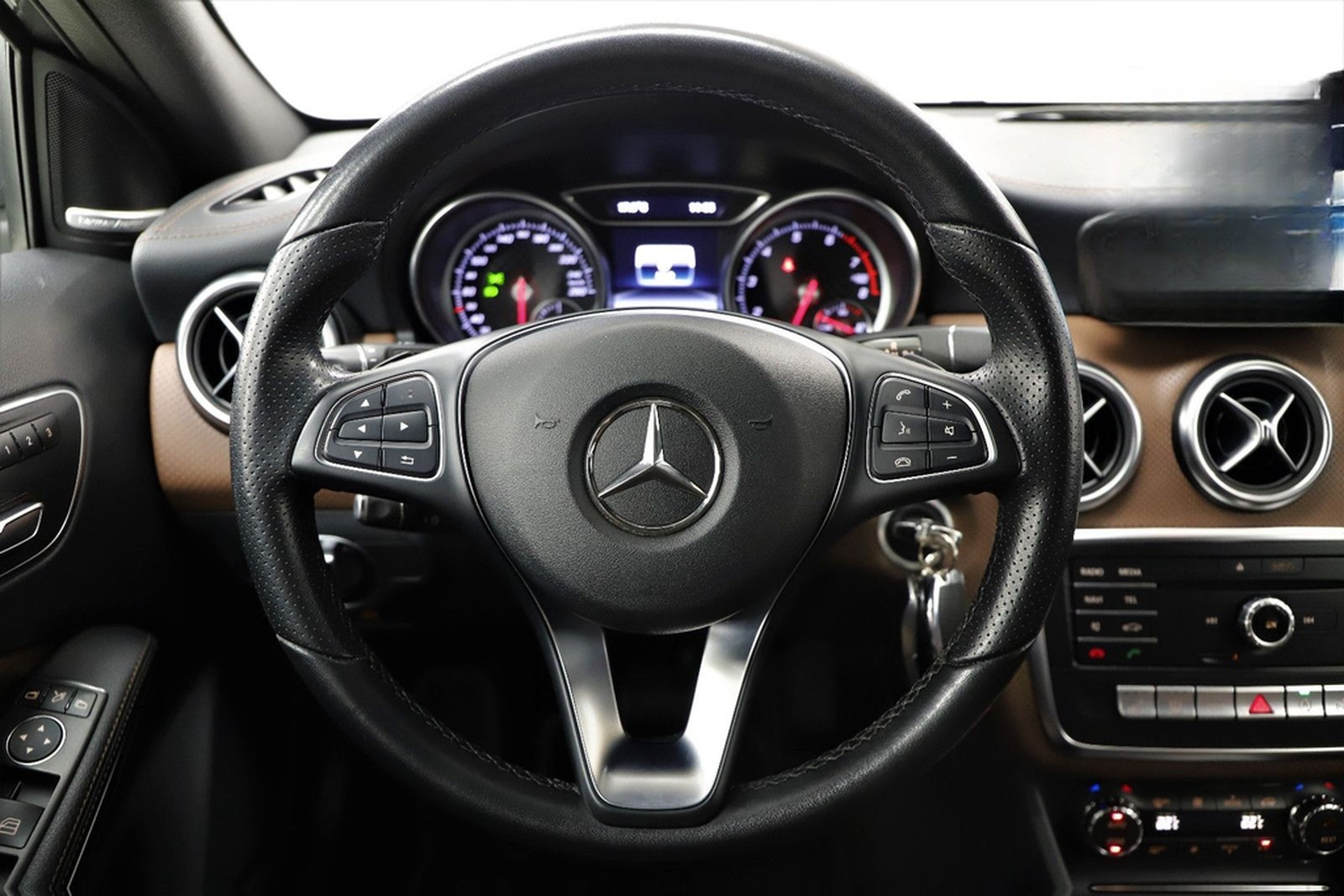 Mercedes-Benz A 200 156PS 7G Standheizung Memory H&K 1. Hand foto 15