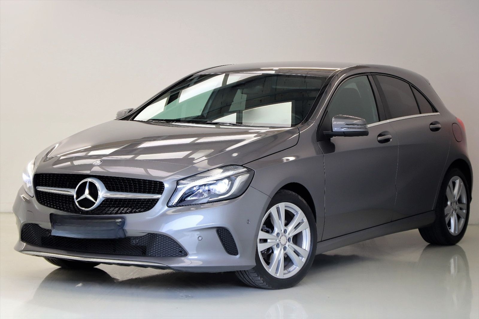 Mercedes-Benz A 200 156PS 7G Standheizung Memory H&K 1. Hand foto 3